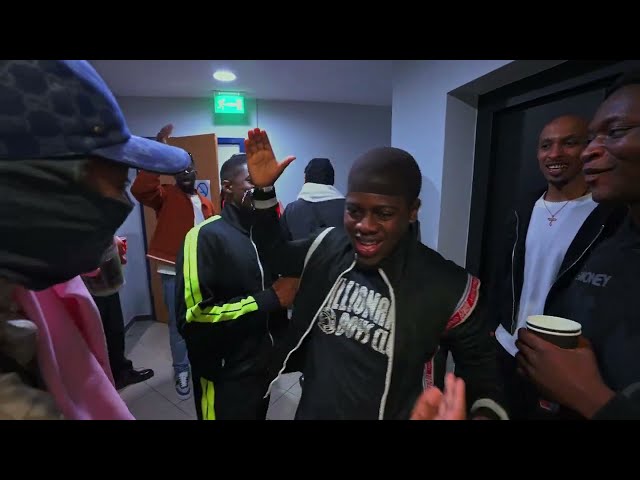 Video zu 'Dna' ansehen Video zu 'Dna' ansehen