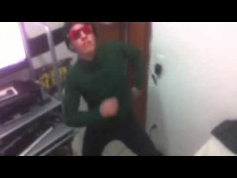 Relaxa e encaixa - sony pros e nelsinho