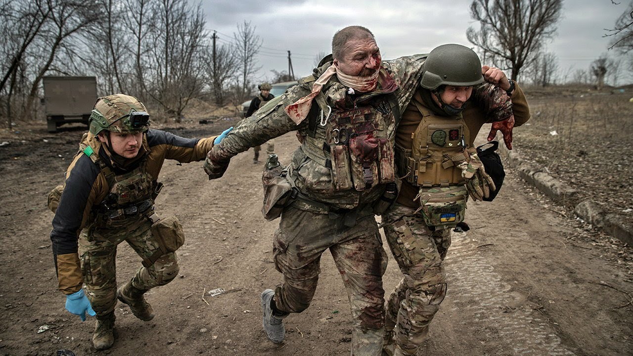 ONE UKRAINIAN FIGHTER ENDS IT ALL: THREE RUSSIAN SOLDIERS TAKEN OUT IN CLOSE COMBAT || 2026