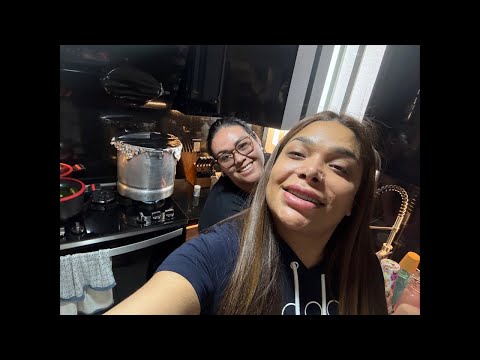 Preparando el pozole con Gaby ￼