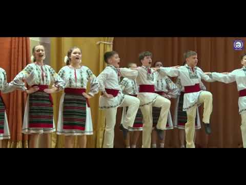 ❄️ Ansamblul de dansuri populare "Strămoşeasca" -  HORA SATULUI ❄️ clasa a VII-a