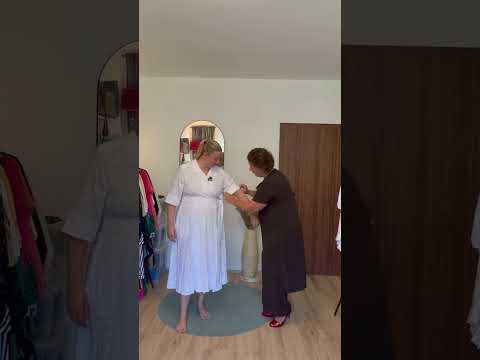 Nahled videa: Bile saty jsou letni klasika