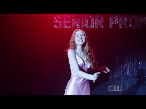 Riverdale 2x18 Cheryl canta "Carrie" - Carrie: The Musical
