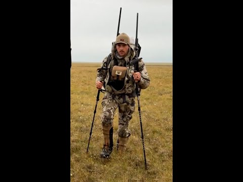 Hunter describes being attacked by a bear in Alaska