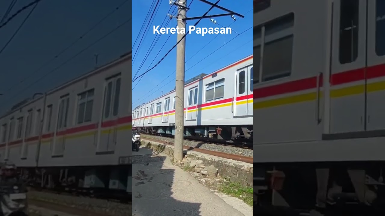 Moment langka. Kereta KRL berpapasan. #krlmania #krl #commuter #papasan #keretapapasan