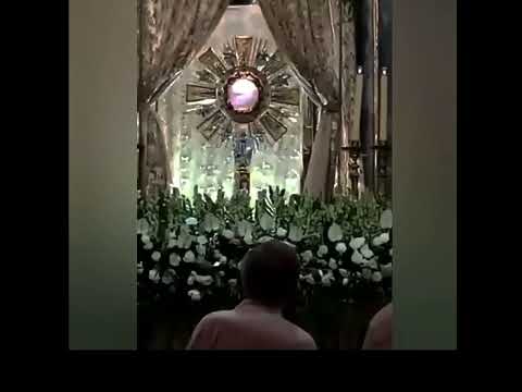 Eucharist host beats like a human heart in Mexico on 24 July 2022 [Full view]