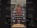 Adesanya hits 185 on the dot ahead of his #UFC281 title bout ⚖️