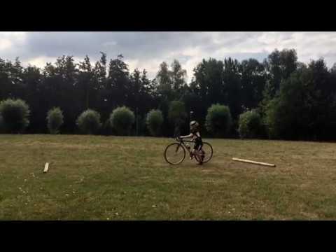 Cyclocross Training How to Dismount and Remount bike with Matteo Declercq (10 y)