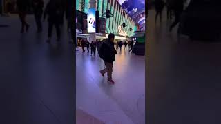 Download lagu Street walking cam Vegas showgirls mp3 Download lagu Street walking cam Vegas showgirls mp3