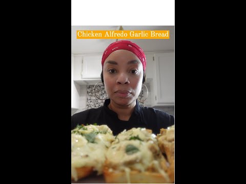 Chicken Alfredo Garlic Bread