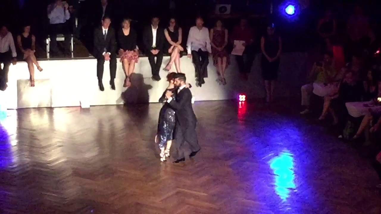 Video thumbnail for Matias Batista Aleman y Silvana Prieto bailan "Milonga de mis amores" una milonga de Juan d'Arienzo