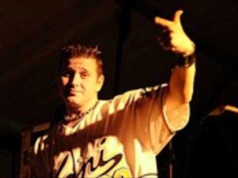 DJ Galaga vs Da Cloot   What do you say to the DJ