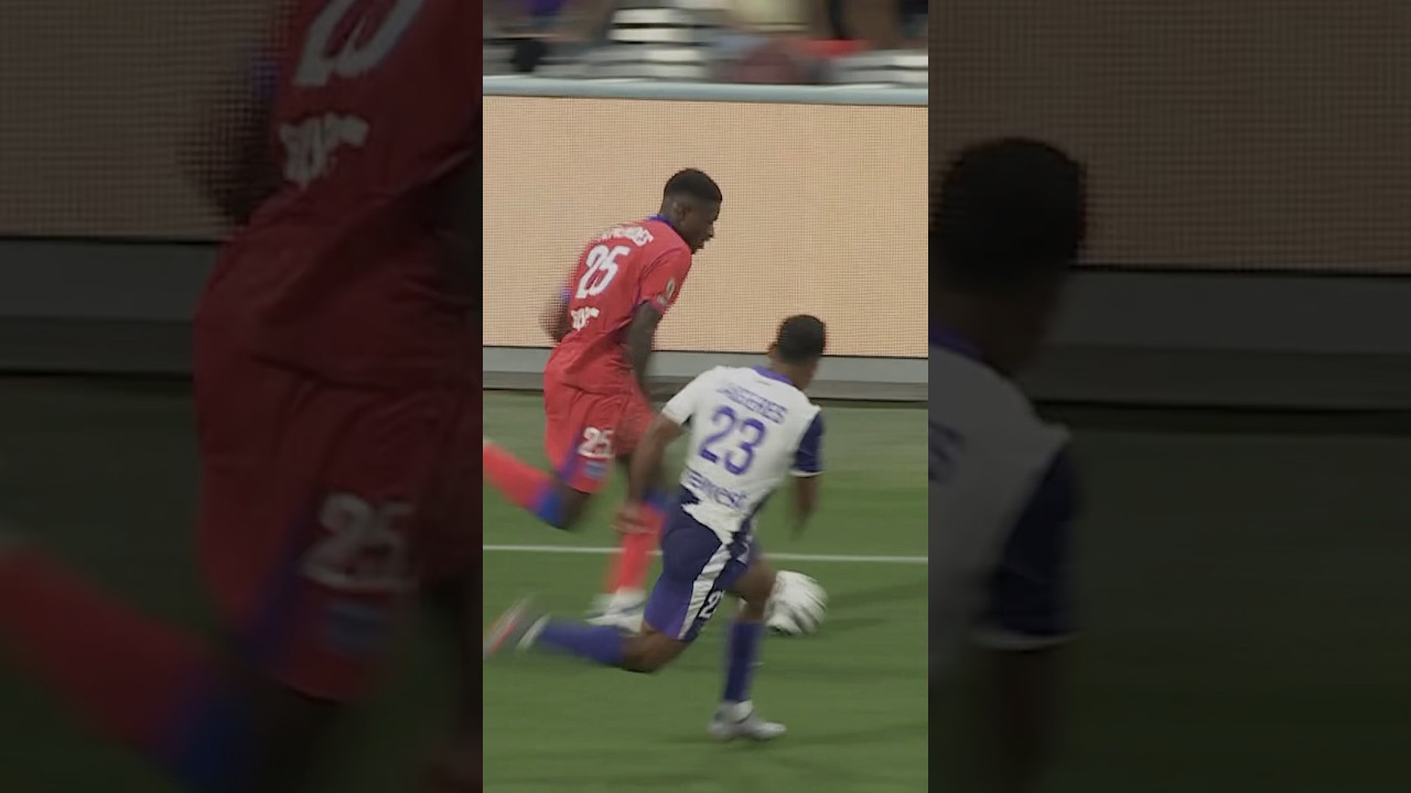 Insane speed by Nuno Mendes. 💨 🤯 #PSG #Ligue1 #NunoMendes