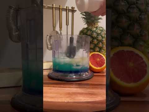 Blue Hawaii Cocktail #hashtag #hashtagshorts #hastagvideo #summerdrink #viralreels #instareels#viral