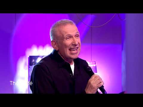 EXTRAIT - Jean-Paul Gaultier imite son amie Madonna en chanson - Thé ou Café 20/10/2018