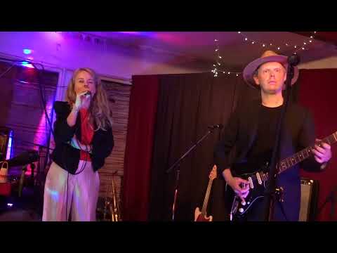 Annika Norlin   -  Den sista   juli-24