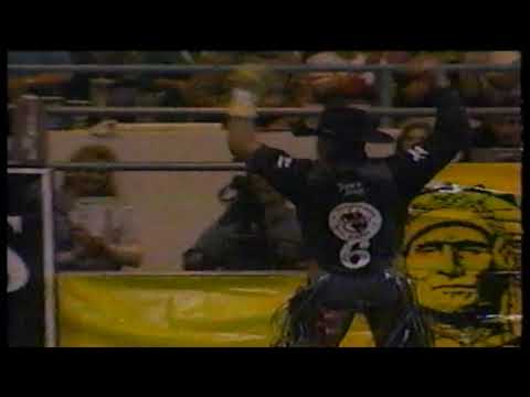 Adriano Moraes vs Non Forgiven - 97 PBR Albuquerque (85 pts)