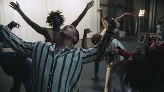 Musik-Video-Miniaturansicht zu Dominoes Songtext von Jungle