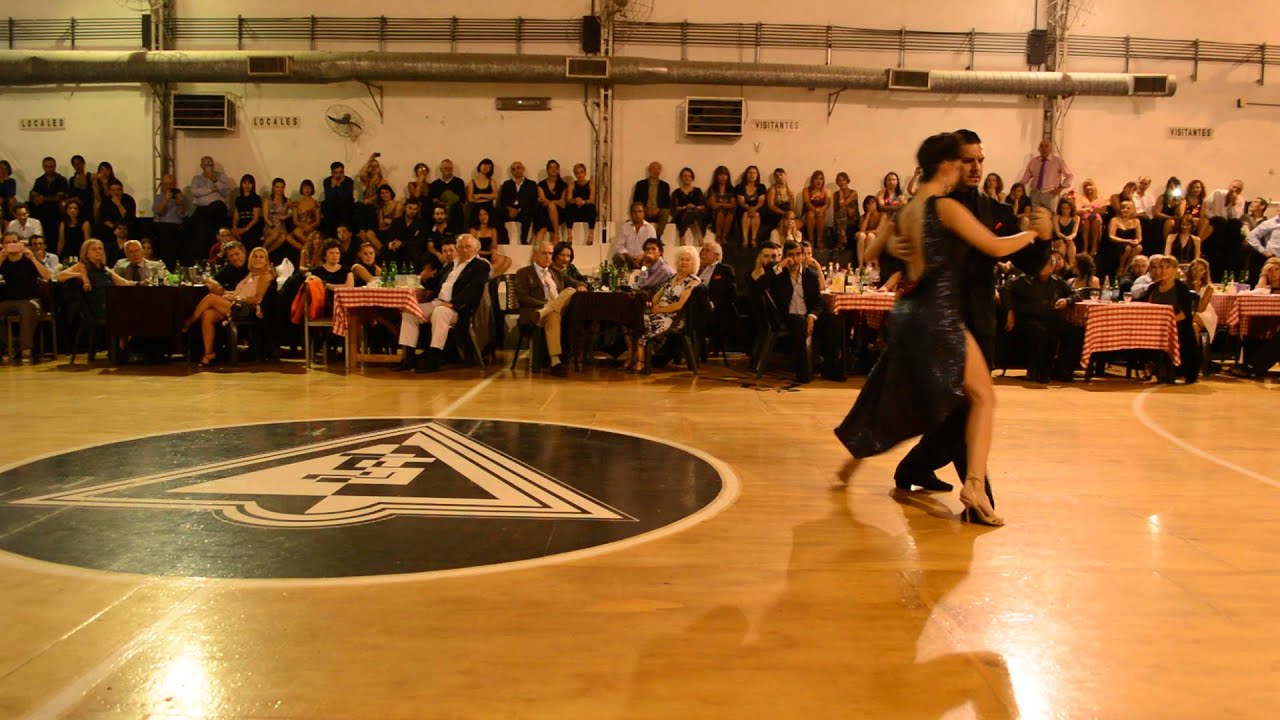Video thumbnail for María Tsiatsiani & Leandro Palou en Milonga Malena Sunderland Club 3/4
