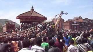 preview picture of video 'Michel Coppieters - Bisket Jatra Festival Bhaktapur 2012.MP4'