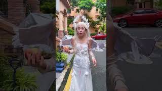 可怜的白天使被小丑打了。#天使 #小丑 #超人不会飞
