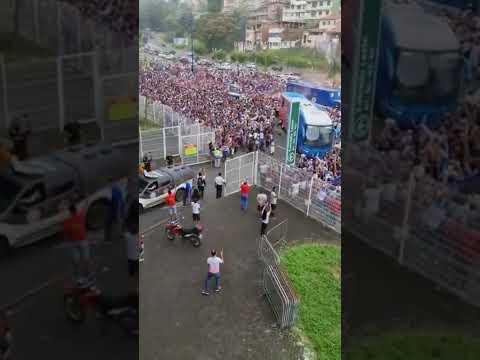 CHEGADA DO ÔNIBUS DO BAHIA - FESTA DA TORCIDA DO BAHIA NA CHEGADA DO TIME NO ESTÁDIO FONTE NOVA