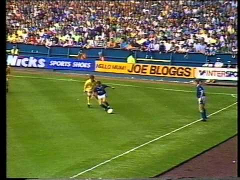 Everton 2 Leeds 3 - 25 August 1990