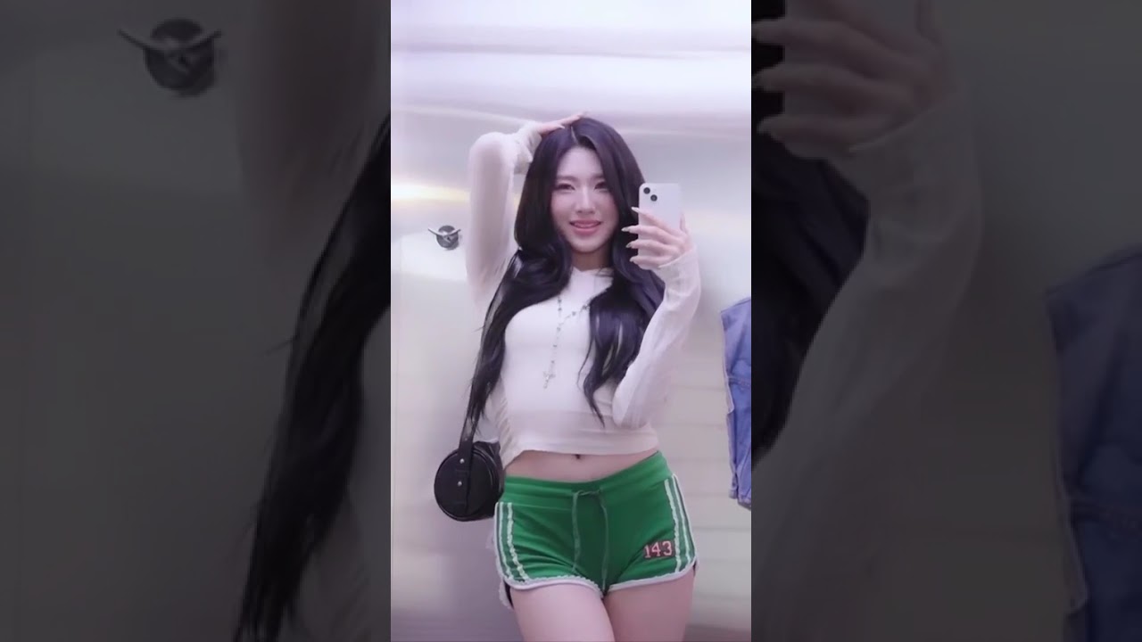 xinyu triples nice thighs