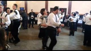 preview picture of video 'Traditional Dancing in Romania (Dansuri Populare in Romania)'
