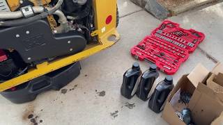 Cat 259D oil chang and 500 Hr service