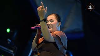 Download lagu ARTISE JAWA TENGAH GAEZZZZ ANTARA TEMAN DAN KASIH - NINDA FAHREZA mp3 Download lagu ARTISE JAWA TENGAH GAEZZZZ ANTARA TEMAN DAN KASIH - NINDA FAHREZA mp3