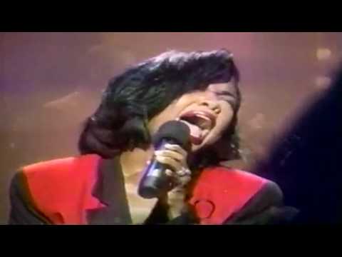 BeBe & CeCe Winans--"Addictive Love"--(Live)