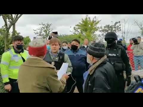 Focus Press -Percheziții la Amzacea. O familie avea un adăpost improvizat pentru animale