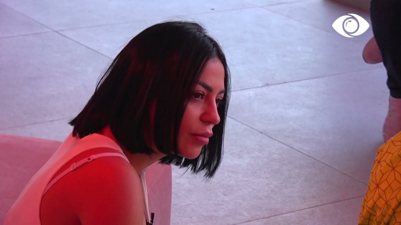 S'ka nevojë të më prekësh, Kristi acarohet me Mikelën teksa improvizojnë bashkë