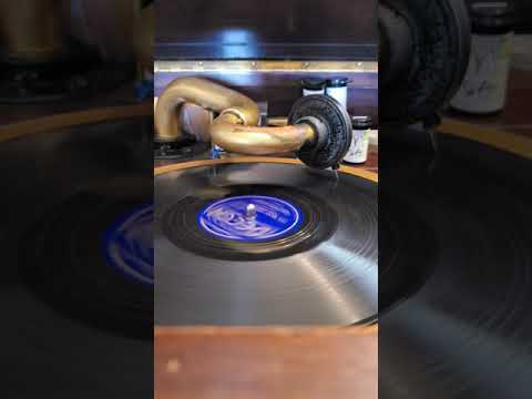 The Music Goes Around and Around - Eddy-Reilly and their Onyx Club Boys  Decca Records #578