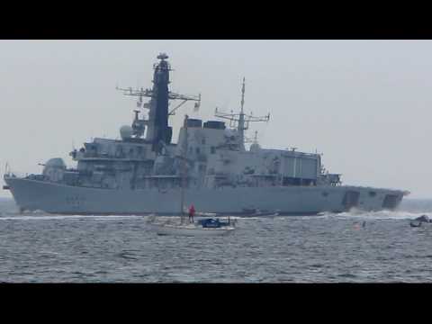 [HD] F237 Type 23 Frigate HMS Westminster Sunderland Air Show 24/7/2010