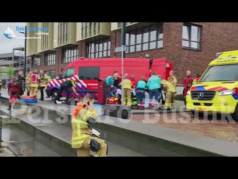 Duikers redden 2 drenkelingen uit het Wantij in Dordrecht