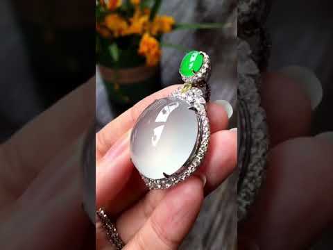 glassy Jadeite cabochon diamond pendant