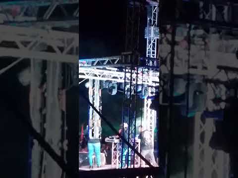 el solista  en el Carmen de bolivar.