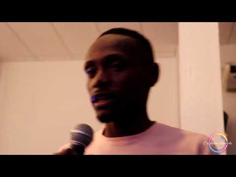 Cantor:Cristiano Douglas