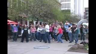preview picture of video 'Bangor Maine's World's Largest Simultaneous Flash Mob!.avi'