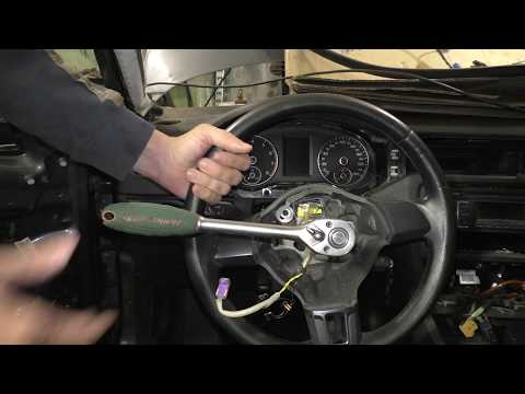 Как снять руль Фольксваген Джетта 6 - Removing the steering wheel VW Jetta 6