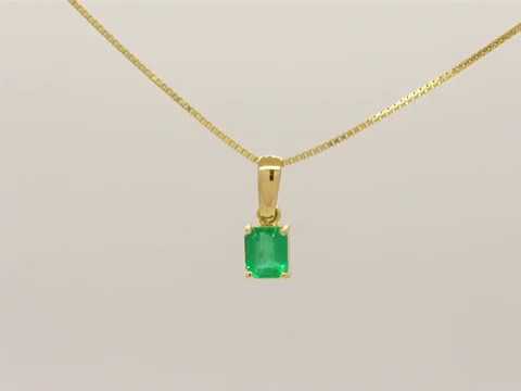 Solitaire emerald pedant necklace P-MMS-095 by www.QueenEmerald.com