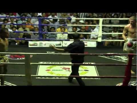Aaron Jahn vs Eddie Vendetta - Round 1 | Muay Thai