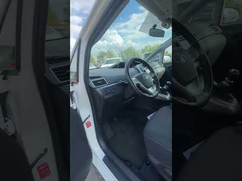 фото toyota verso i рестайлинг 0