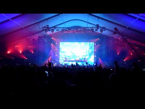 Calvin Harris - Praise You @ Beyond Wonderland 2011