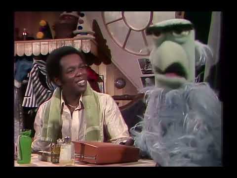 The Muppet Show - 215: Lou Rawls - Cold Open (1978)