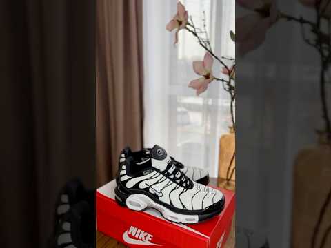 Nike Air Max Plus TN Ultra White Black 898015-101 Найк Аир Макс ТН - фото 1 - id-p3044481388