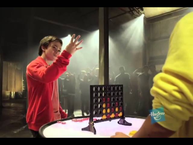 Vídeo relacionado con Hasbro Gaming Connect 4 Shots Game, 2 Jugadores, Multicolor, 5.71 x 31.7 x 29.2 cm