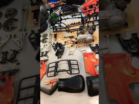 Квадроцикл CF MOTO X8 2013г. разобран на много деталей .